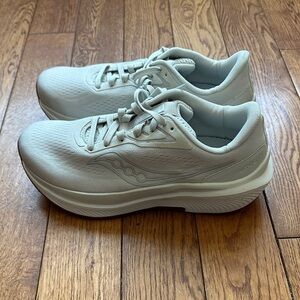 Saucony Echelon 10 White Running Shoes